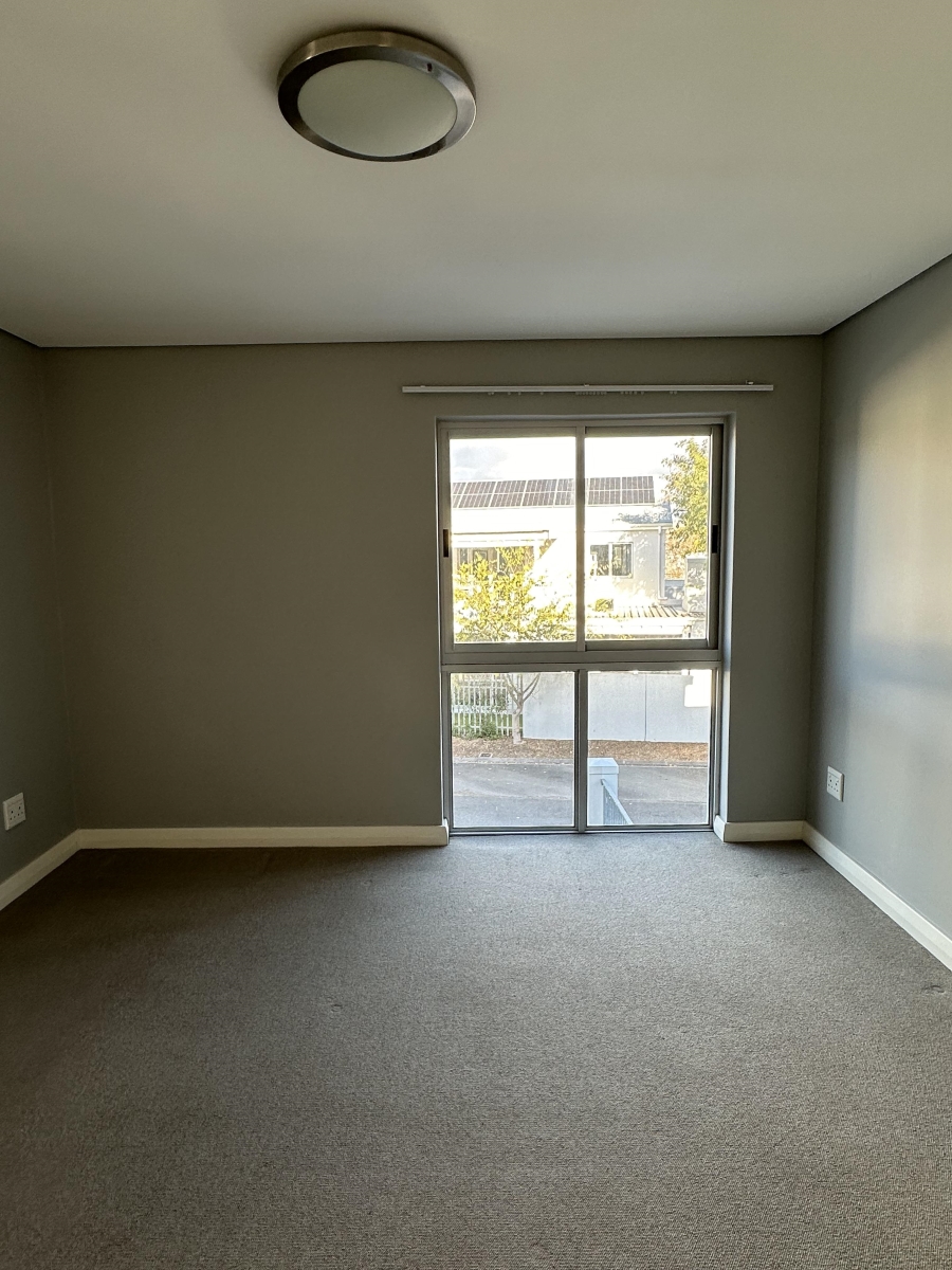 To Let 2 Bedroom Property for Rent in Lemoenkloof Western Cape
